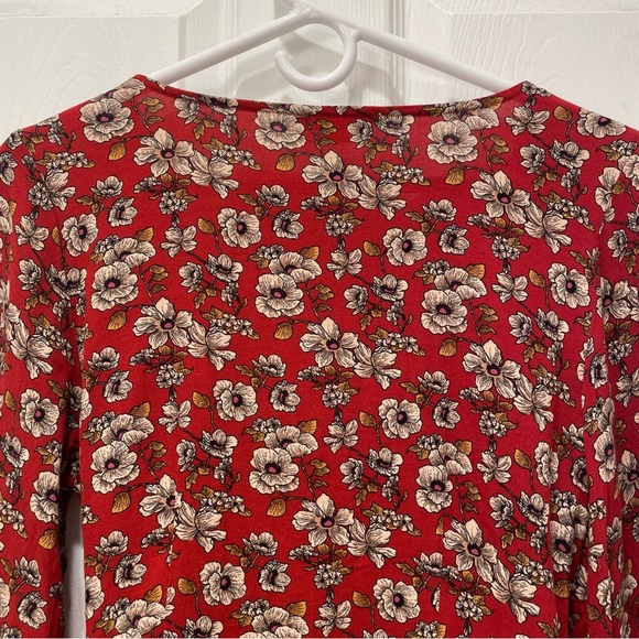 American Eagle Outfitters Floral Wrap Top - Picture 6 of 13